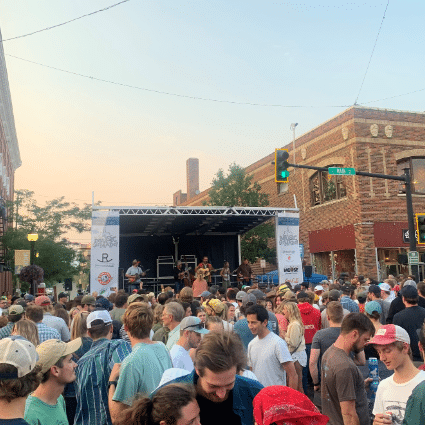 music-on-main